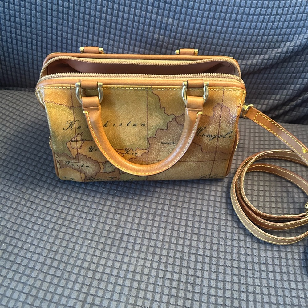 Elegant Tan Leather Women's Bag